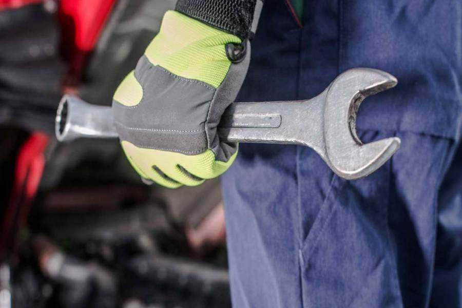 Equipment repair workshop